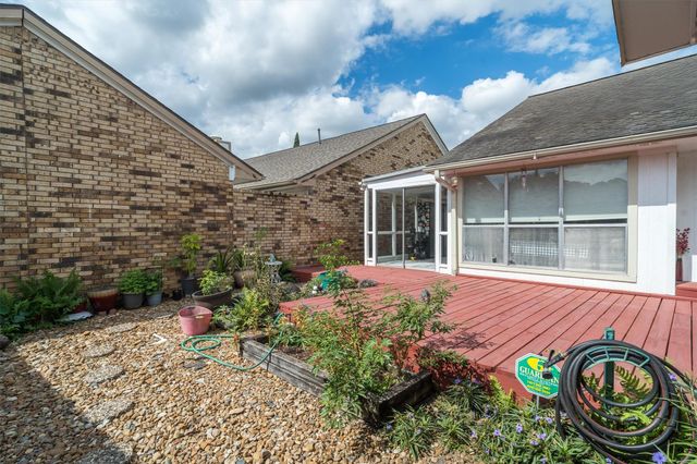 1719 Sullins Way, Houston, TX 77058