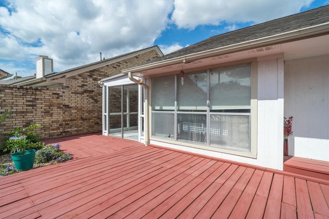 1719 Sullins Way, Houston, TX 77058