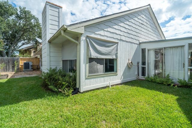 1719 Sullins Way, Houston, TX 77058