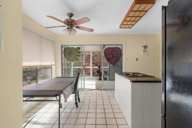 1719 Sullins Way, Houston, TX 77058