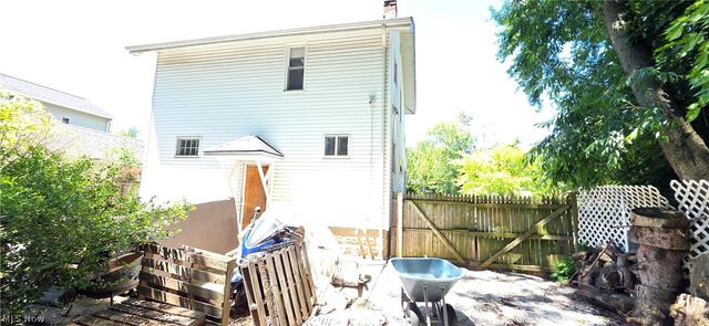 555 Wyandot Avenue, Akron, OH 44305