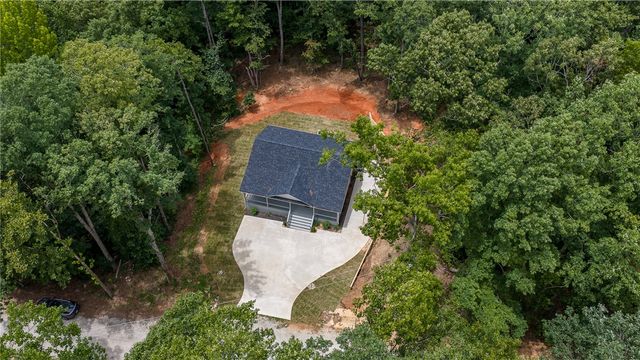 425 Tiger Lane, Westminster, SC 29693