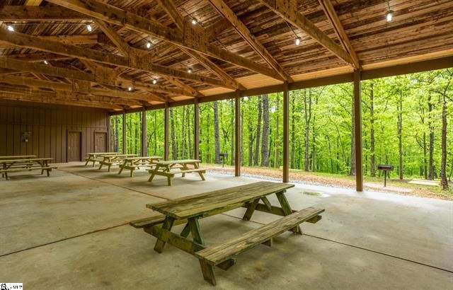 425 Tiger Lane, Westminster, SC 29693