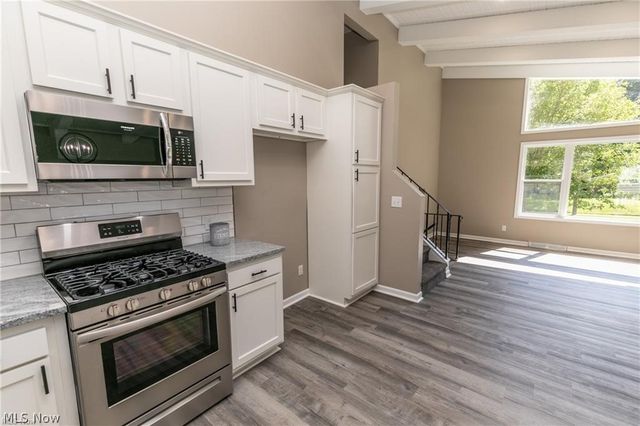 1291 Winhurst Drive, Akron, OH 44313