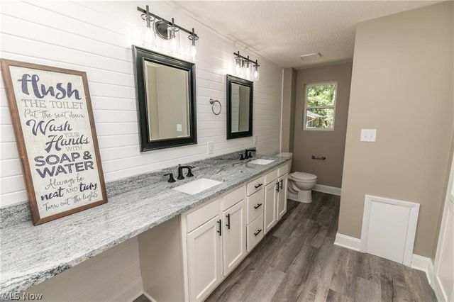 1291 Winhurst Drive, Akron, OH 44313