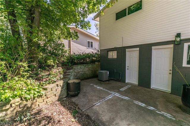 1291 Winhurst Drive, Akron, OH 44313