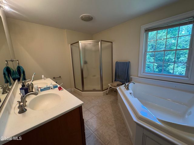 3 Hillcrest Lane, Wilton, NY 12866