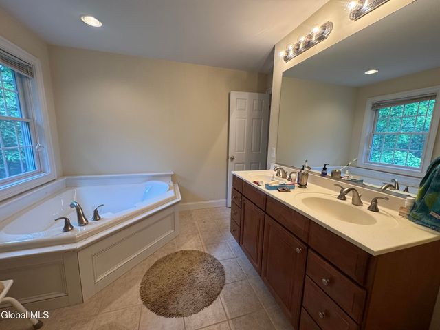 3 Hillcrest Lane, Wilton, NY 12866
