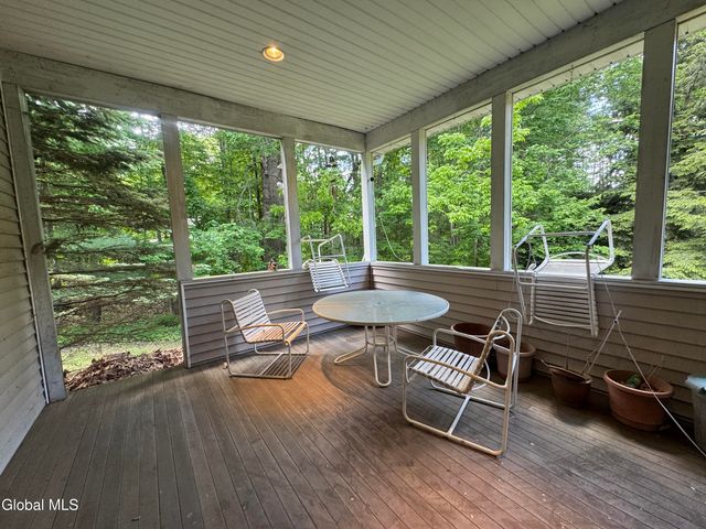 3 Hillcrest Lane, Wilton, NY 12866