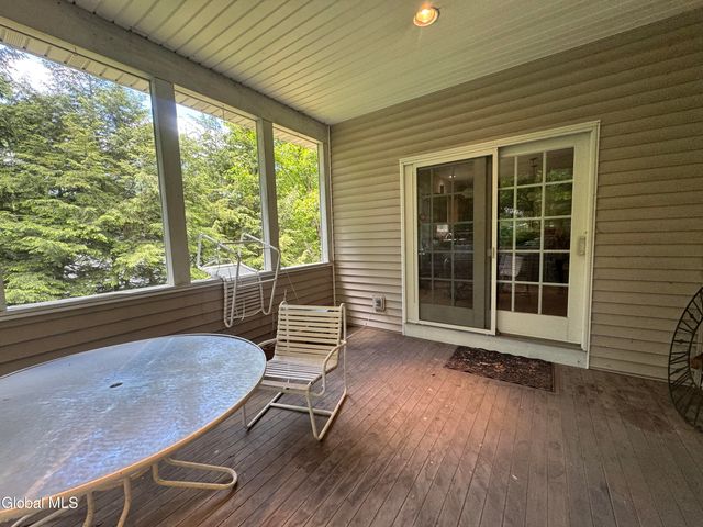3 Hillcrest Lane, Wilton, NY 12866