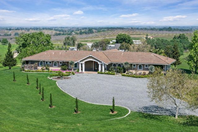 20820 E Acampo Rd, Clements, CA 95227