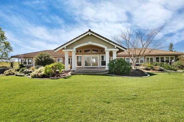 20820 E Acampo Rd, Clements, CA 95227