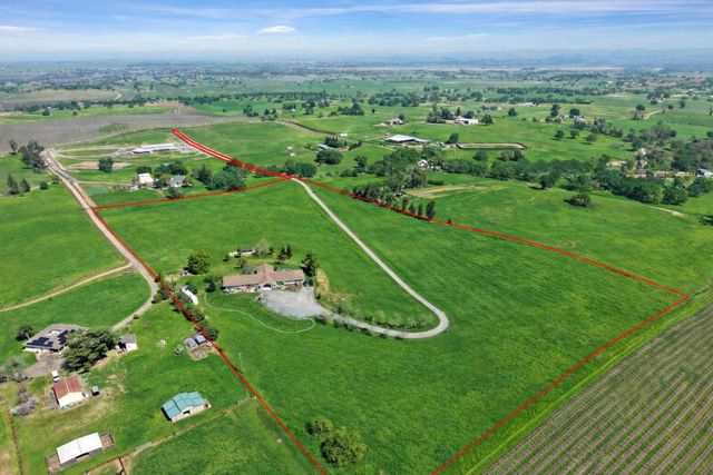 20820 E Acampo Rd, Clements, CA 95227