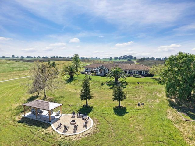 20820 E Acampo Rd, Clements, CA 95227