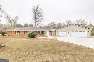 26 Mansfield Drive, Hawkinsville, GA 31036