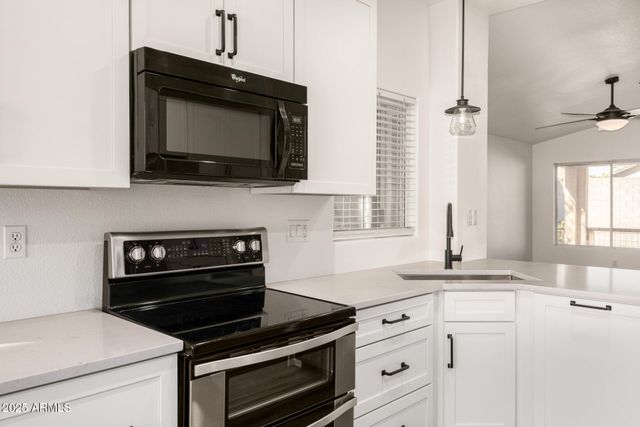 8006 W SALTER Drive, Peoria, AZ 85382