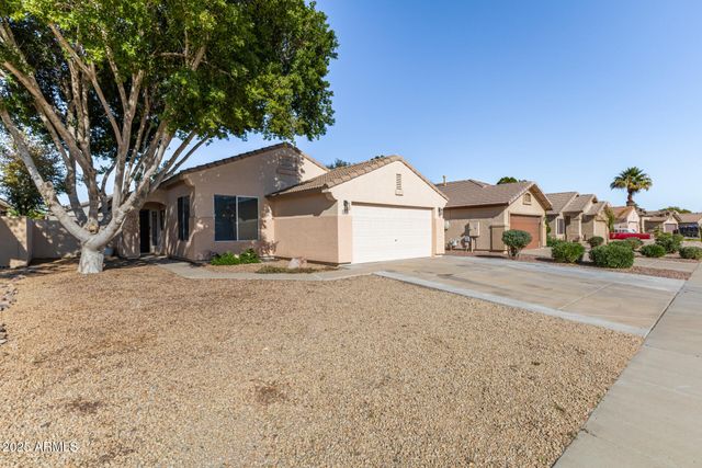 8006 W SALTER Drive, Peoria, AZ 85382