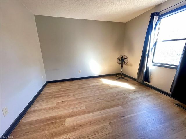 1801 Aspen Way, Winston-salem, NC 27106