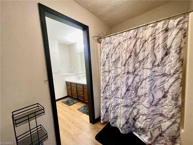 1801 Aspen Way, Winston-salem, NC 27106