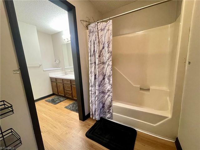 1801 Aspen Way, Winston-salem, NC 27106