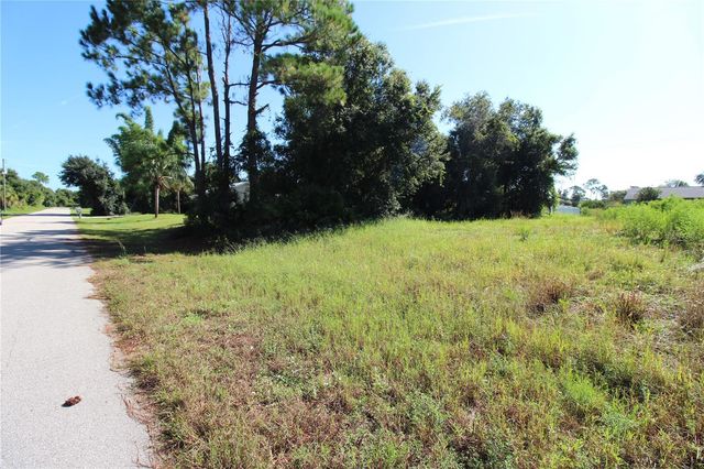 CHAMRADE ROAD, North Port, FL 34288