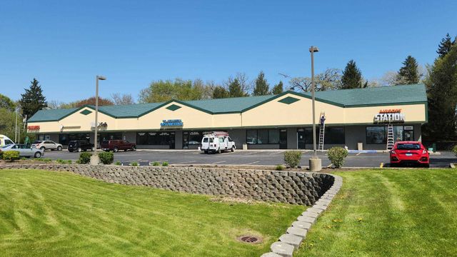 210 Penny Avenue E-F, East Dundee, IL 60118