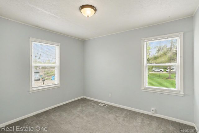 206 Steadfield Street, Commerce Charter Township, MI 48382