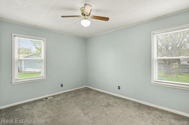 206 Steadfield Street, Commerce Charter Township, MI 48382