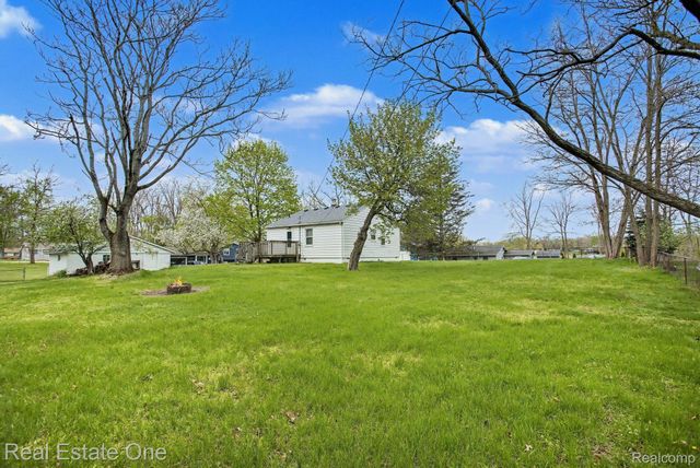 206 Steadfield Street, Commerce Charter Township, MI 48382