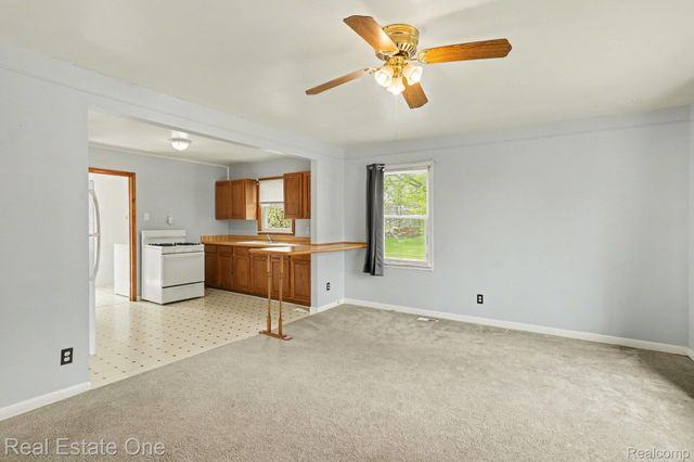 206 Steadfield Street, Commerce Charter Township, MI 48382