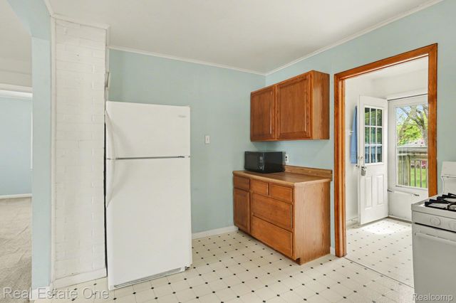 206 Steadfield Street, Commerce Charter Township, MI 48382