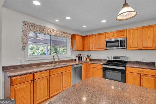 114 Waterfront Drive, Cobb, GA 31735