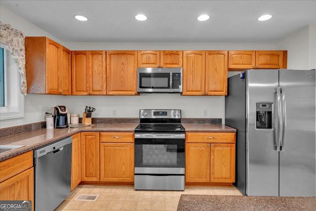114 Waterfront Drive, Cobb, GA 31735