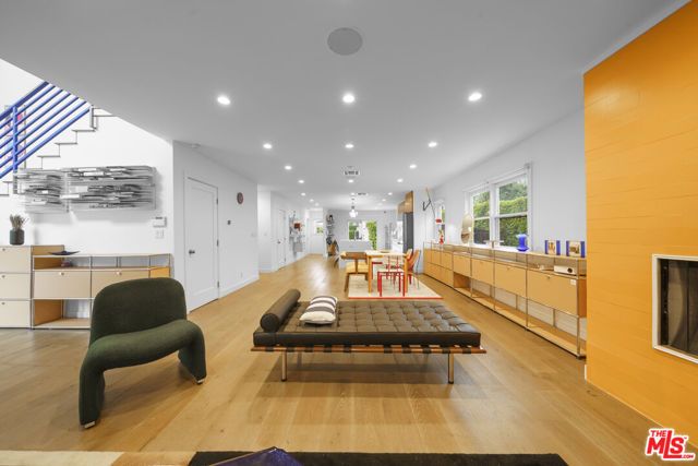 848 N Las Palmas Avenue, Los Angeles, CA 90038