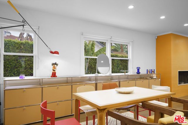 848 N Las Palmas Avenue, Los Angeles, CA 90038