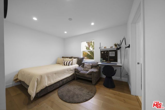 848 N Las Palmas Avenue, Los Angeles, CA 90038