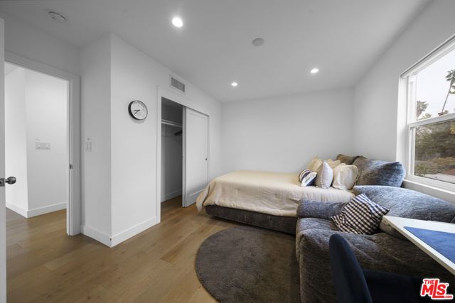 848 N Las Palmas Avenue, Los Angeles, CA 90038