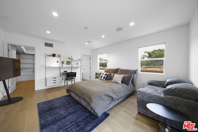 848 N Las Palmas Avenue, Los Angeles, CA 90038