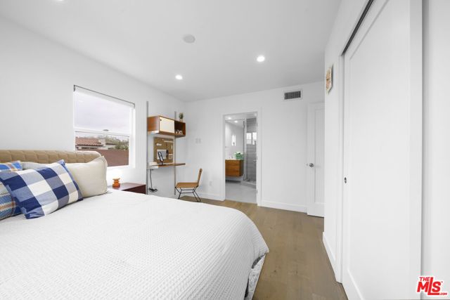 848 N Las Palmas Avenue, Los Angeles, CA 90038