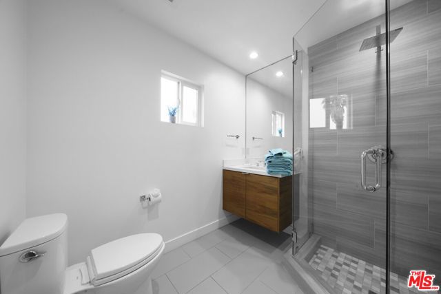 848 N Las Palmas Avenue, Los Angeles, CA 90038