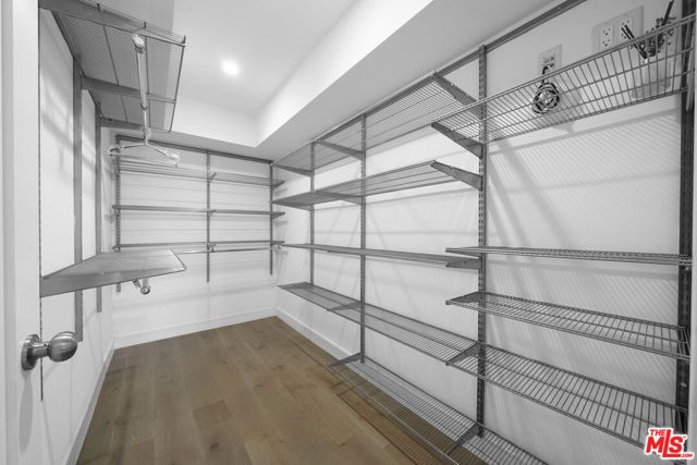 848 N Las Palmas Avenue, Los Angeles, CA 90038