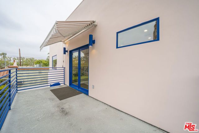 848 N Las Palmas Avenue, Los Angeles, CA 90038