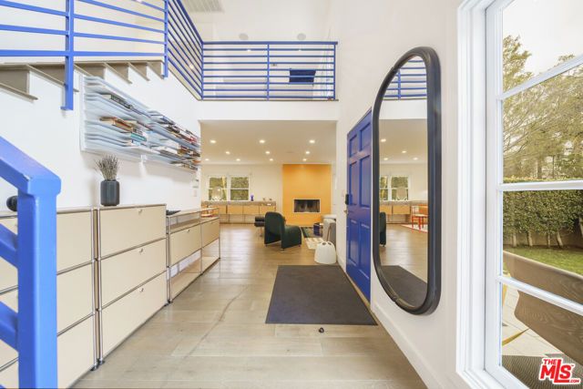 848 N Las Palmas Avenue, Los Angeles, CA 90038