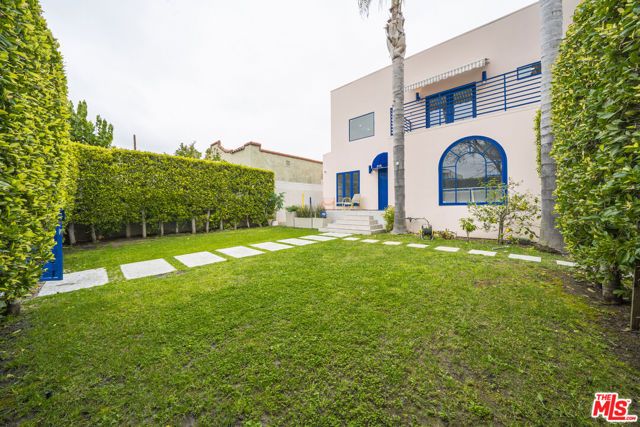 848 N Las Palmas Avenue, Los Angeles, CA 90038