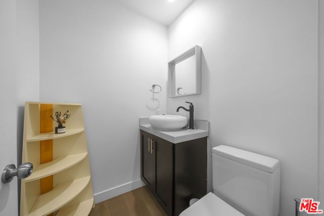 848 N Las Palmas Avenue, Los Angeles, CA 90038