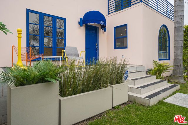848 N Las Palmas Avenue, Los Angeles, CA 90038