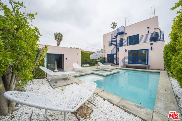 848 N Las Palmas Avenue, Los Angeles, CA 90038