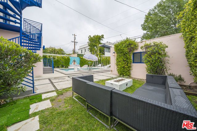 848 N Las Palmas Avenue, Los Angeles, CA 90038