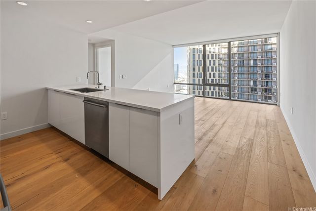 1001 Queen Street 2605, Honolulu, HI 96814