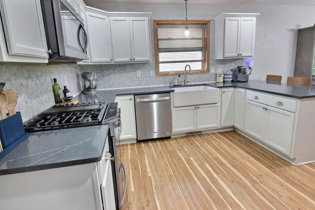 218 Noahs Arc Court, Evansville, WI 53536